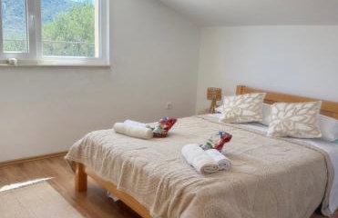 Villa with stunning Mountain Views and Authentic Croatian Stone House near Split and Sea - Photo 6