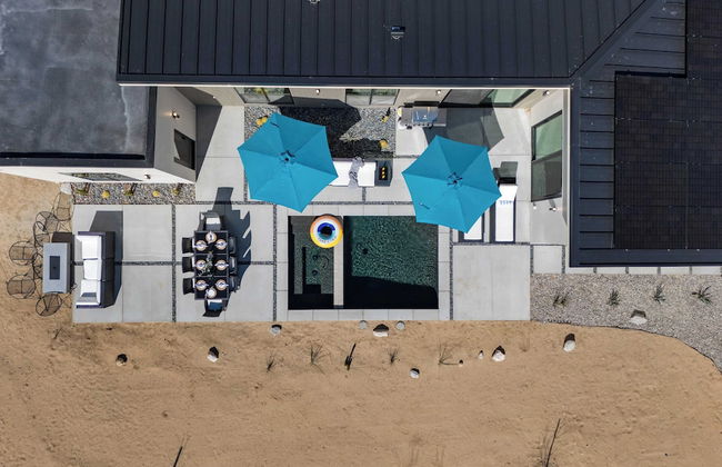 Private Pool, Hot Tub, Firepit Modern Oasis Blue Mirage by Avantstay - Foto 7