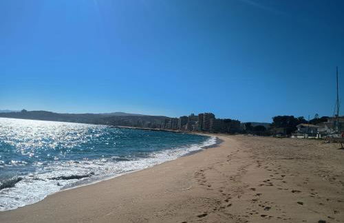 La Sardineta, es un apartamento en la Costa Brava, Palamós 1 minuto de la playa Alquiler temporal mínimo 32 noches - Foto 7