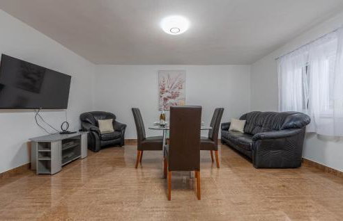 Four-Bedroom Holiday Home Lovinac With An Outdoor Swimming Pool 09 - Foto 4