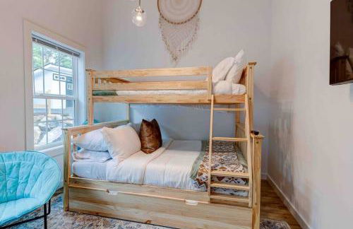 Luxury Modern Cabin with Hot Tub - Foto 8