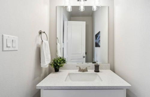 Joyous 3BD House in the heart of Fort Worth - Photo 13