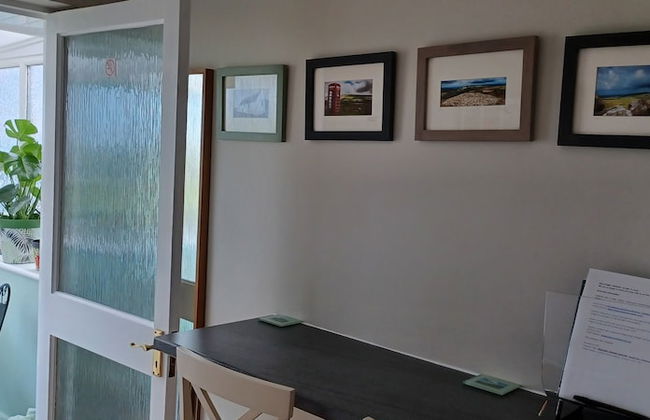 Relax With Amazing Views! 1-bed Studio in Tegryn - Foto 26