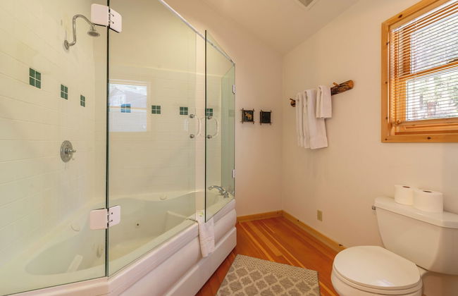 Private Cozy and Central Cabin with Deck by Sierra Getaways - Foto 18