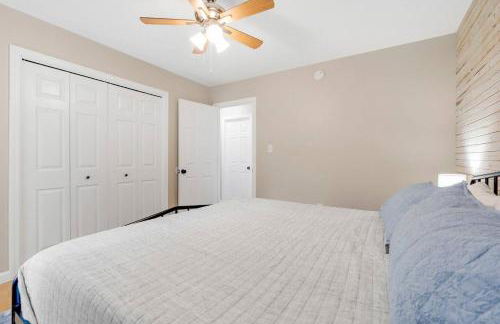 Waterfront Access with Kayaks Private Deck and a Firepit - Photo 41