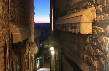 L'élégante - maison de ville avec bains à remous - parking inclus - Foto 39