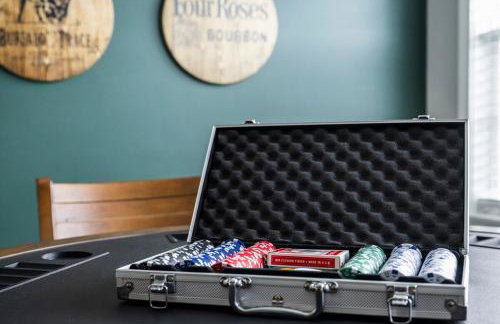 Spacious Home 4BR Fire Pit, Patio Hot Tub - Foto 65