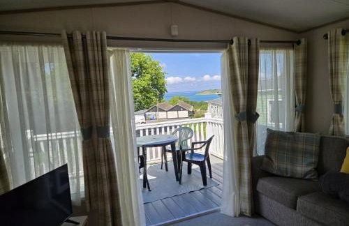 luxury new 3 bed caravan with stunning sea view on private beach in Thorness bay - Foto 8