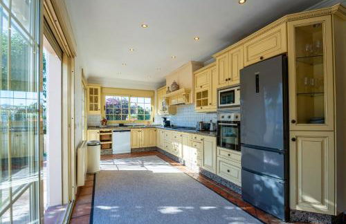 VACATION MARBELLA I Villa Bosquecito, Giant Private Heated Pool, 4min to the Beach, 6 BR, Spacious Villa - Foto 46