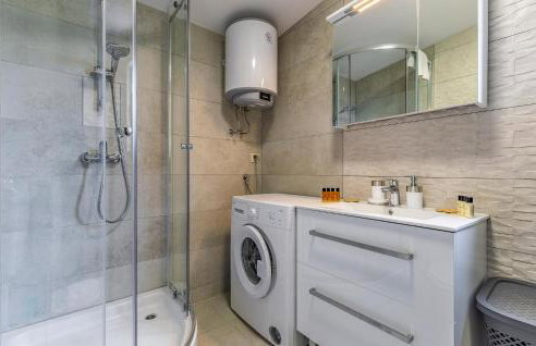 Lovely Apartment In Peruski - Foto 20