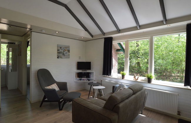 Romantic Forest Retreat With Sauna - Photo 9