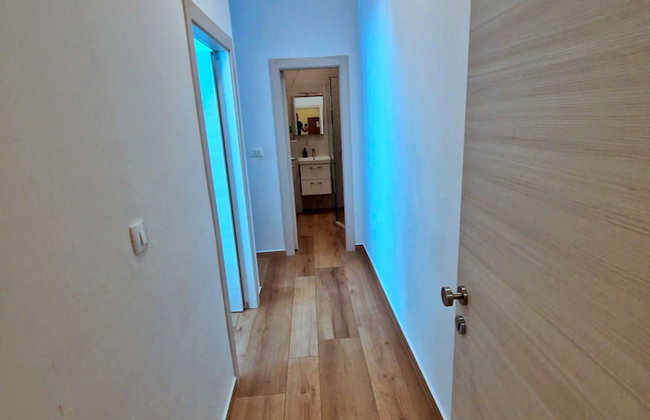Lola's Place - Photo 5
