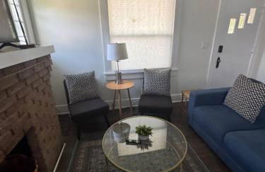 Downtown Location W Patio plus Washer and Dryer - Foto 11