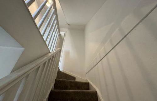 Bolehyde House, Sleeps 6, 3 Bedrooms, North Swindon location, Parking - Foto 15