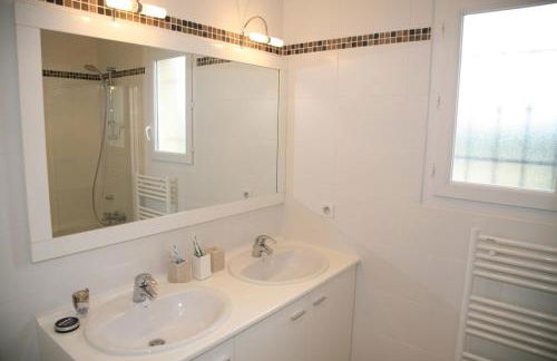 Golf de Pont Royal Villa les Micocouliers climatisée 4 chambres Piscine chauffée Parking - Foto 7