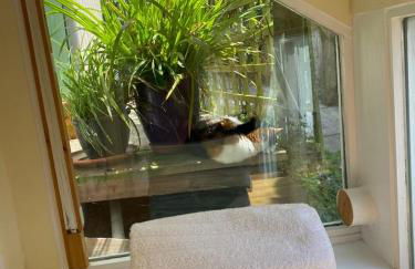 Lyme Clifftop Hideaway - Photo 26