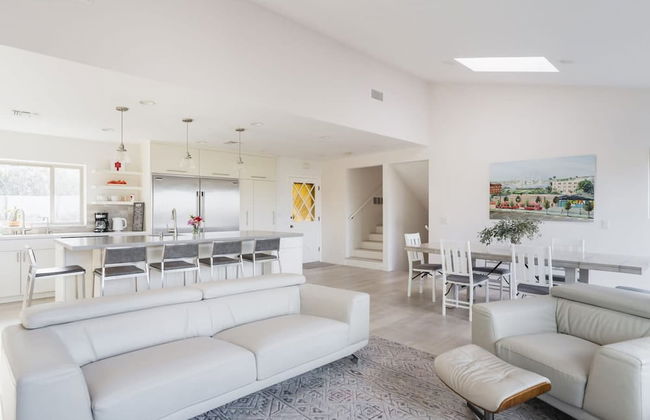 Spacious and Bright 5-bedroom Oasis Pool and Yard - Foto 32