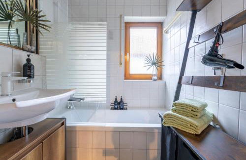 WälderNestchen - zentral - Natur pur - Tiefgarage - Balkon - modernes 2 Zimmer Appartement - Foto 24