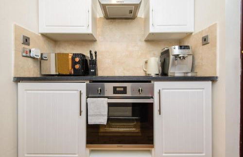 Deluxe 1 Bed Versace Hot Tub Sky TV Cinema Screen - Foto 14