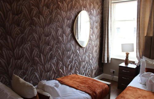 York Place Beautiful Apartment 5 Bedrooms Sleeps 9 - Foto 29