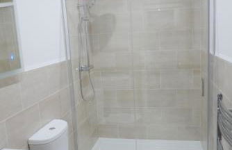 1 bed Apt close to Leeds Arena Sleeps up to 4 people F5 - Photo 8