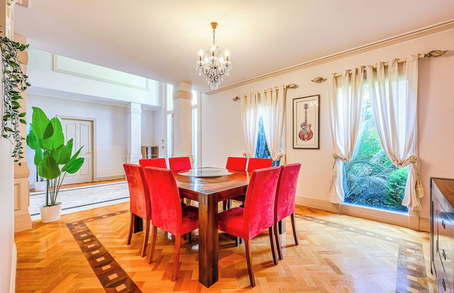 StayAU Expansive 7BR Villa Warrandyte - Foto 13