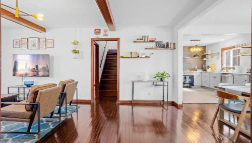 Renovated 5BR 2BA AC Quiet Retreat Home - Foto 2