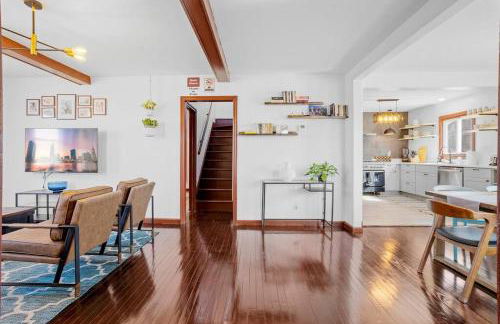 Renovated 5BR 2BA AC Quiet Retreat Home - Foto 2