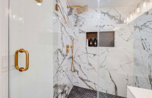 4BR Escape - Mtn Views Private BBQ - Foto 23