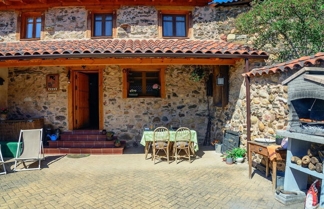 Cozy Cottage in Benllera with Hot Tub - Foto 1