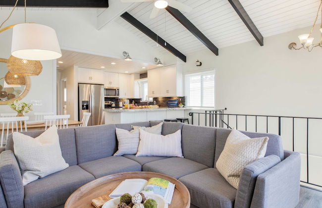 Surfrider II by Avantstay Walk to the Beach + Balcony - Photo 9