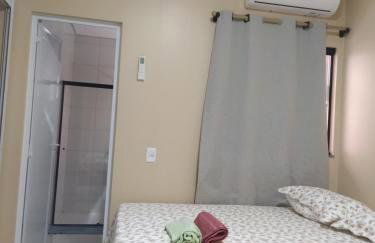 Check-in AUTÔNOMO, churrasqueira em Casa! Acesse 2ar, 2q,2B, pague 4 ou mais hóspedes, até 6 camas e tem pátio, garagem, roupa de cama, máquina de lavar roupas, portão eletrônico, todos privativos! Desconta duração! Entrada 15h adiante, inclusive madruga - Foto 15