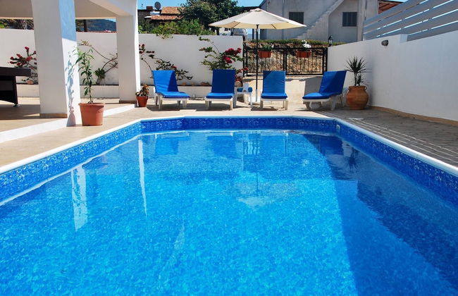 Villa Only 50m To The Sea, Sleeps 12, Polis - Foto 40