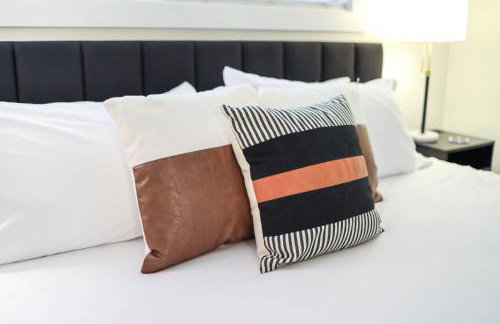 Game Night Downtown - BSU - Slots - Over 100 Games - Foto 67