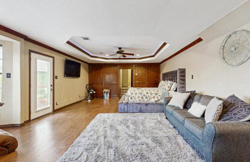 Bacliff Family Getaway with Game Room and Private Pool - Foto 11