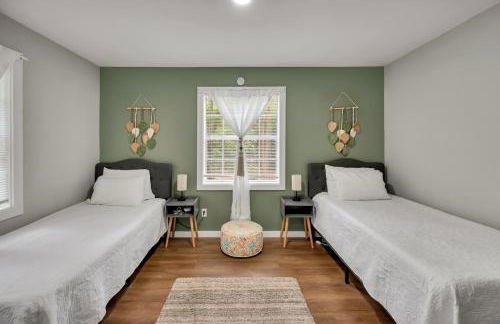 4 Beds, Near UNC, Packnplay, walk to Golf, Kids Essentials - Foto 6