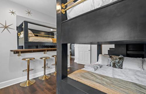 Space Cowboy - Huge yard, Firepit, close2downtown - Foto 12