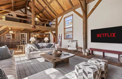 Modern Lux Cabin w Mtn Views and Fire Pit - Foto 59