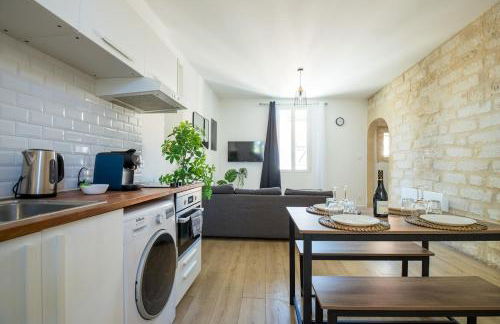 Centre - Parking - Place du Peyrou - Tram à 2 min - Photo 3