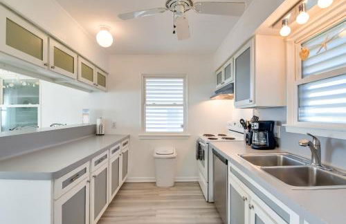 Oceanfront Home with Deck and Views in Galveston! - Foto 11