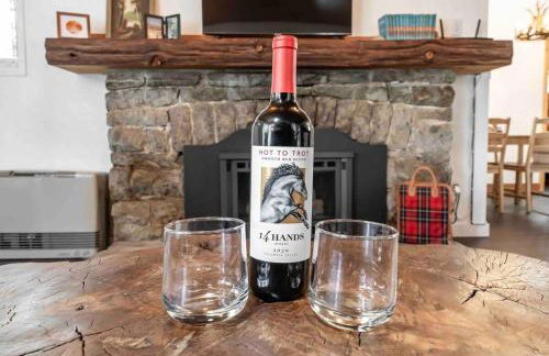 The Cedar House Prime Spot Kayaks & Cool AC - Photo 12