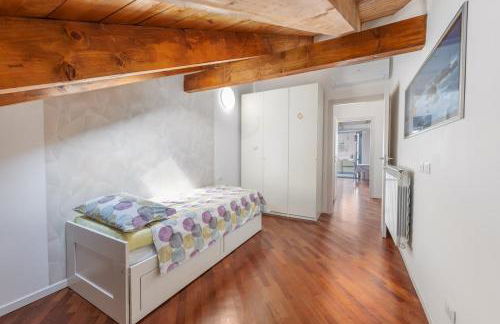 Homey Grandeur - Spacious Stay with Terrace & Wi-Fi - Foto 12