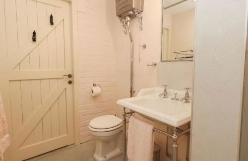 The Transmitter Bunker - Photo 21