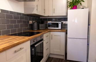 3BR Grantham Retreat, Perfect for Work Stays & Parking - Foto 10
