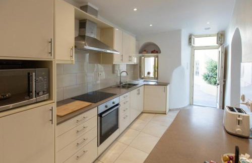 Sunset View Villa Santorini - with Outdoor Jacuzzi - Photo 28