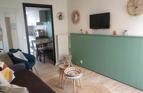 Charmant logement Guidel Plage, vue mer, piscine chauffée, avec une chambre - Foto 8