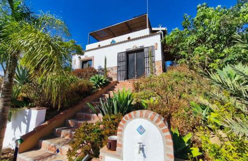 Künstlerhaus Finca Madreselva mit atemberaubenden Weitblick mit Infinitypool, kleinen Teichen und vielen Sitzplätzen in Tolox Malaga im Nationalpark Sierra de las Nieves, ideal für Entspannung, aber auch zum Wandern - Foto 53