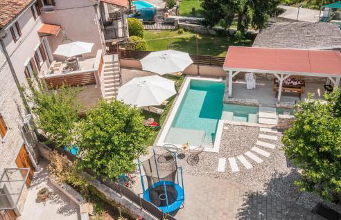 Cozy Home In Peresiji - Foto 10