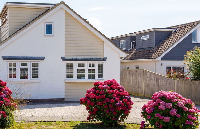 Tranquil Family Retreat 5 min to Beach Garden - Photo 41