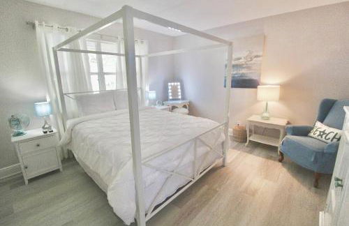 Coastal Village Retreat - Photo 25